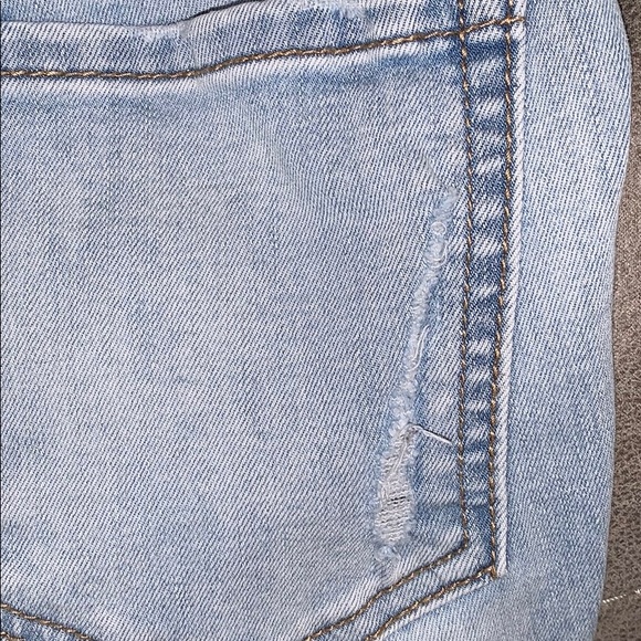 Distressed and ripped Aeropostale jeans - Picture 11 of 16